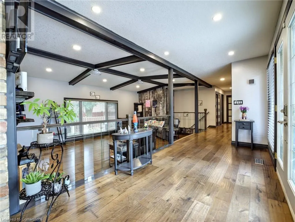 8 WESTGATE Circle