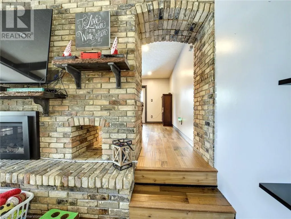 8 WESTGATE Circle