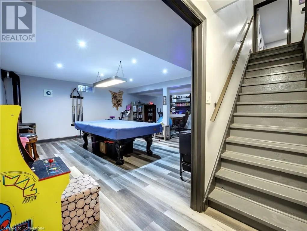 8 WESTGATE Circle