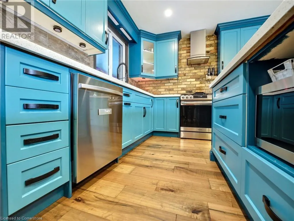 8 WESTGATE Circle