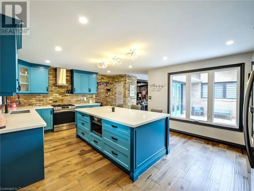 8 WESTGATE Circle