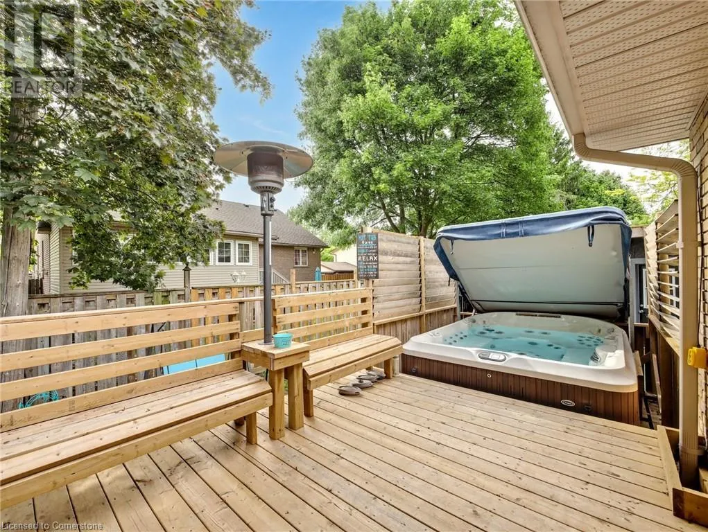 8 WESTGATE Circle