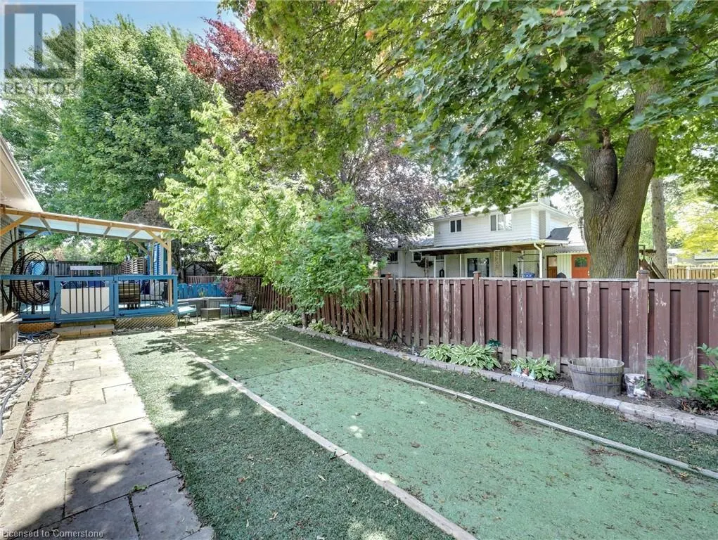 8 WESTGATE Circle