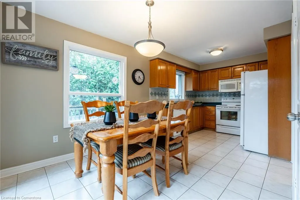 38 FELLOWES Crescent
