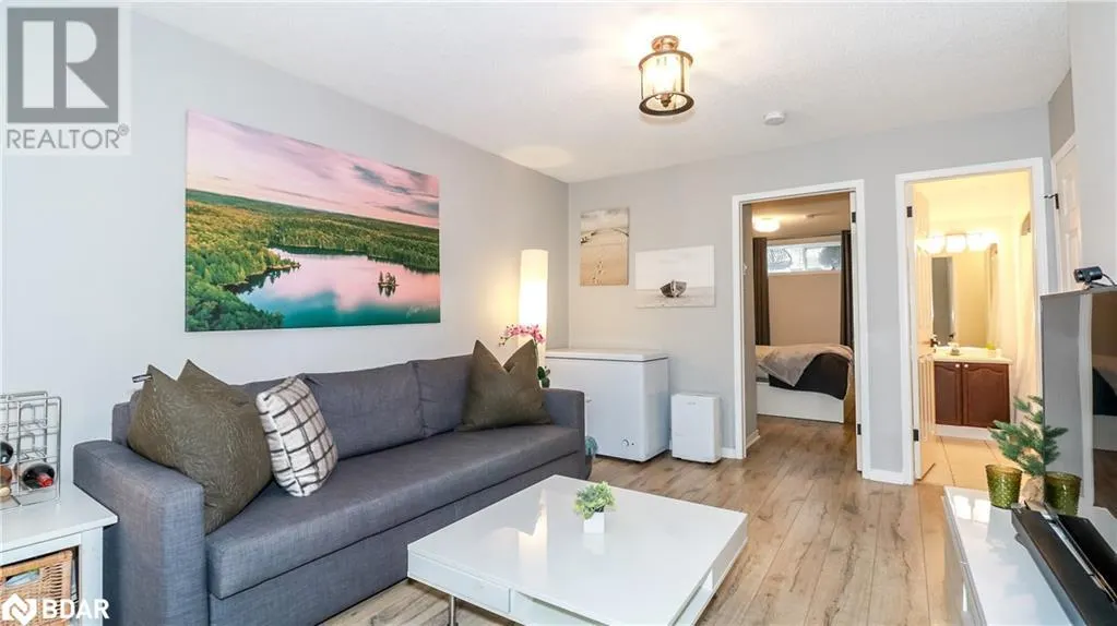 150 VICTORIA Street S Unit# 126, #126