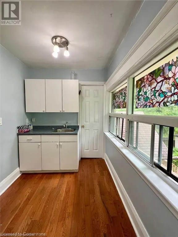 1052 DETA Road Unit# 4, #4