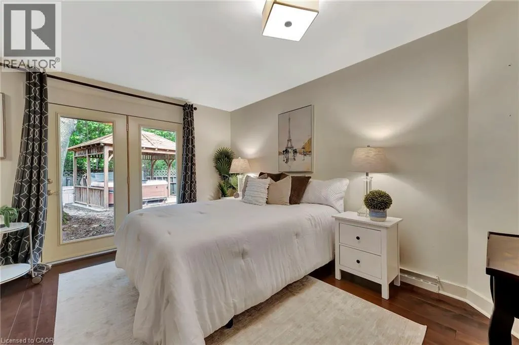 5 ORCHARD Crescent