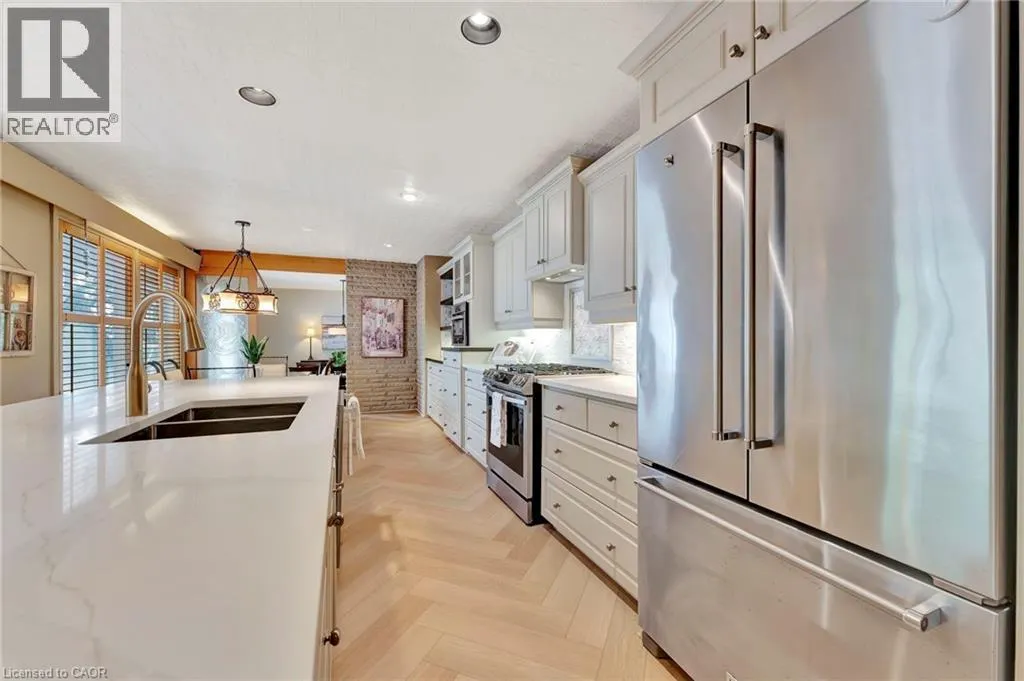 5 ORCHARD Crescent
