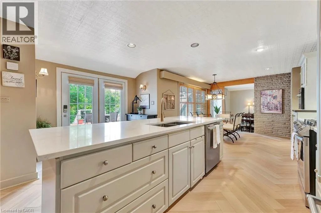 5 ORCHARD Crescent