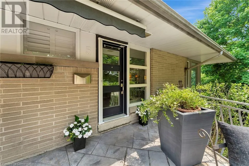 5 ORCHARD Crescent