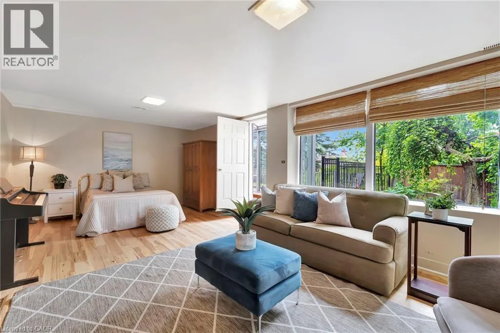 5 ORCHARD Crescent