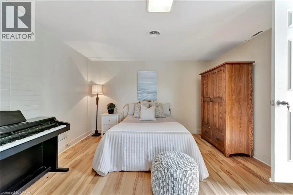 5 ORCHARD Crescent