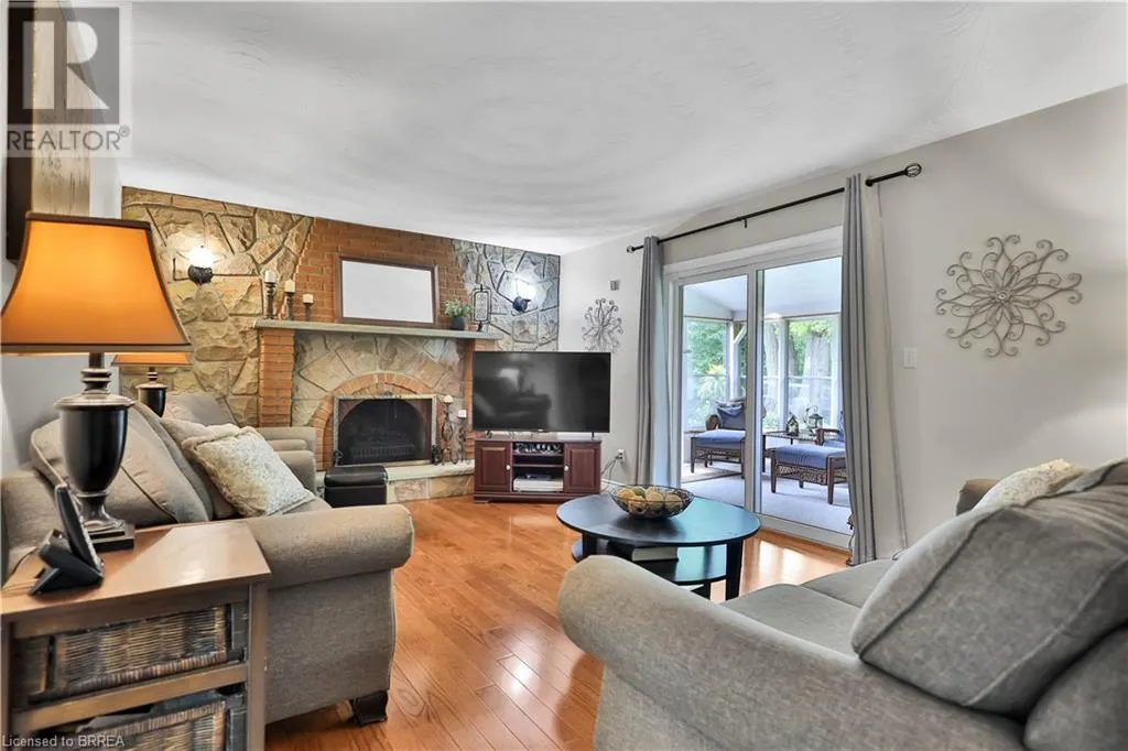 167 GOVERNORS Road E