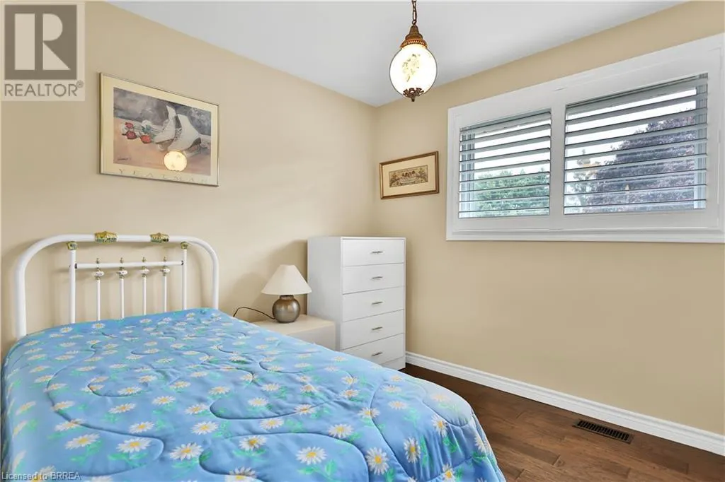 167 GOVERNORS Road E