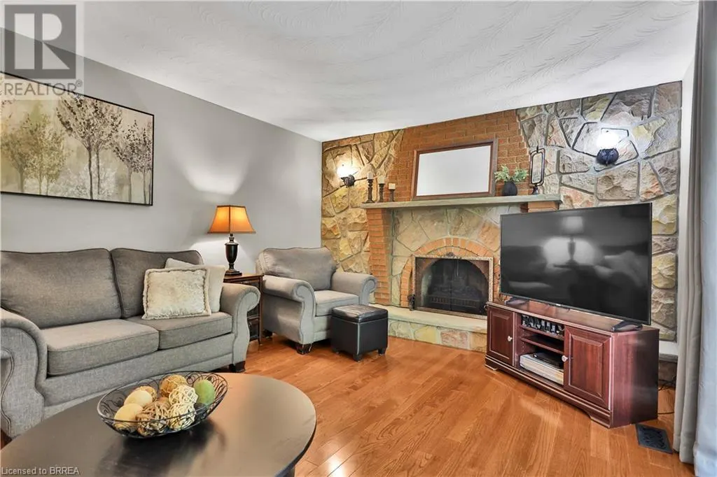 167 GOVERNORS Road E