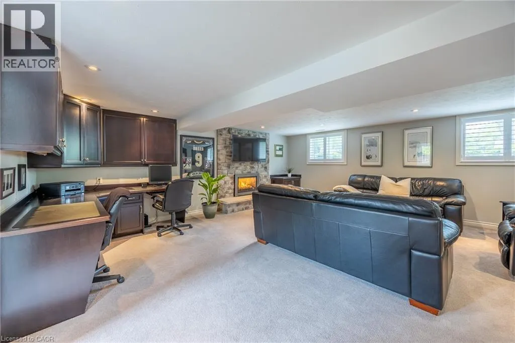 43 BERKLEY Crescent