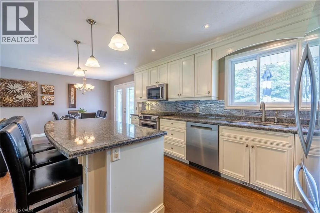 43 BERKLEY Crescent