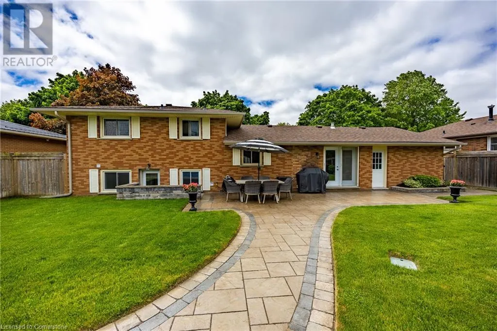 43 BERKLEY Crescent