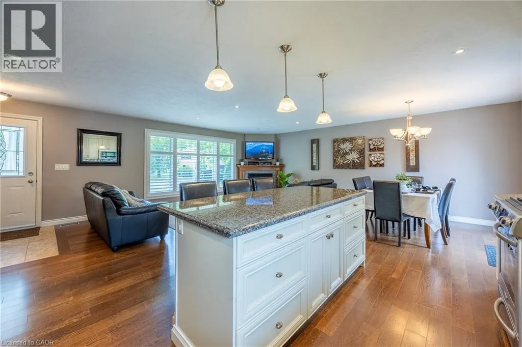 43 BERKLEY Crescent