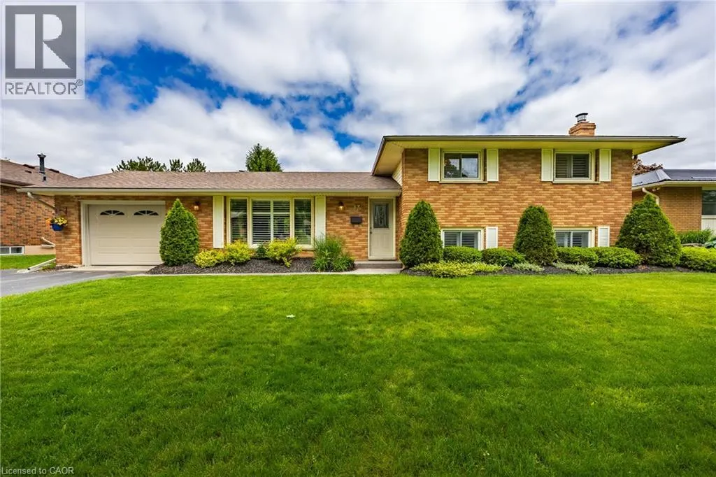 43 BERKLEY Crescent