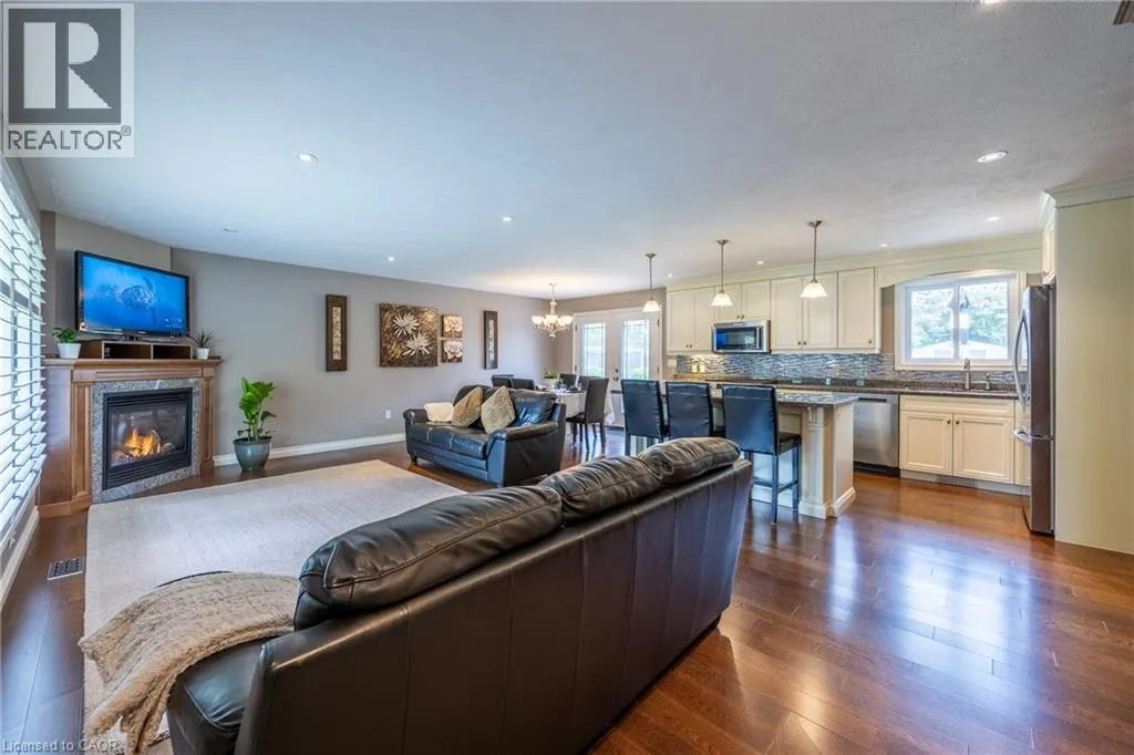 43 BERKLEY Crescent