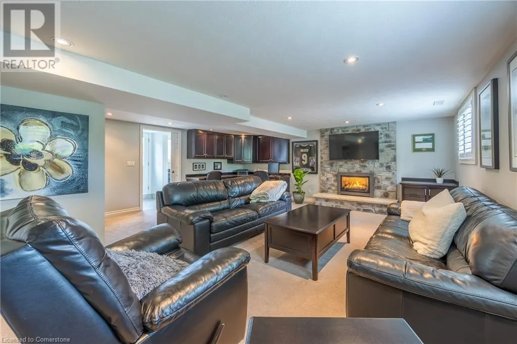 43 BERKLEY Crescent