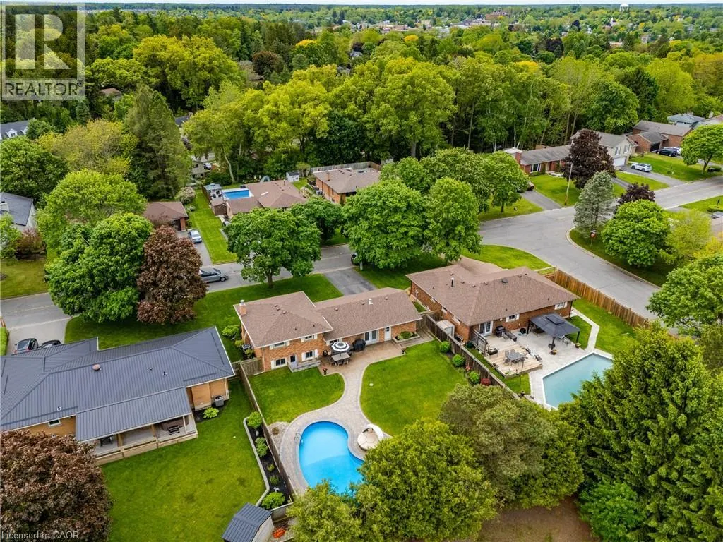 43 BERKLEY Crescent