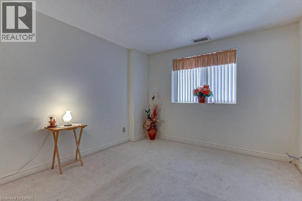 303 WILLIAM Street Unit# 206, #206
