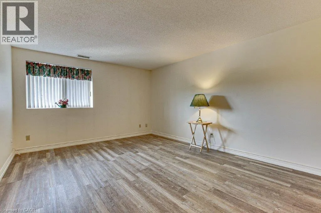 303 WILLIAM Street Unit# 206, #206
