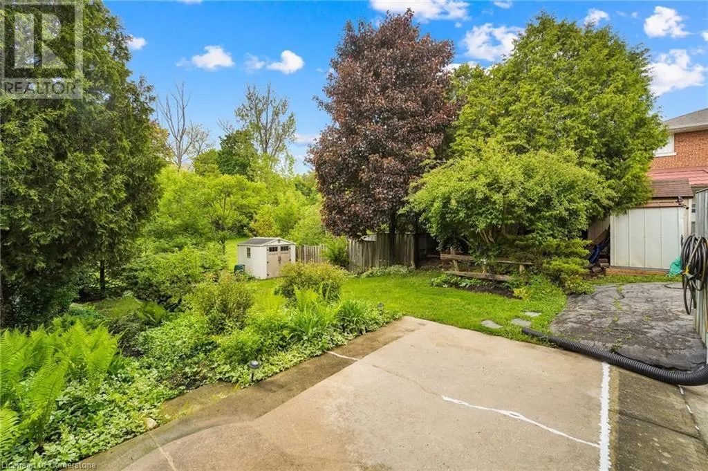 104 WAVERLEY Drive