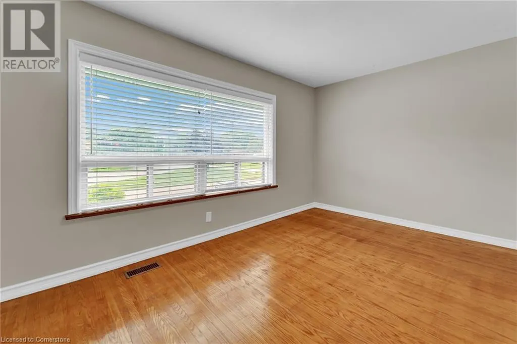104 WAVERLEY Drive