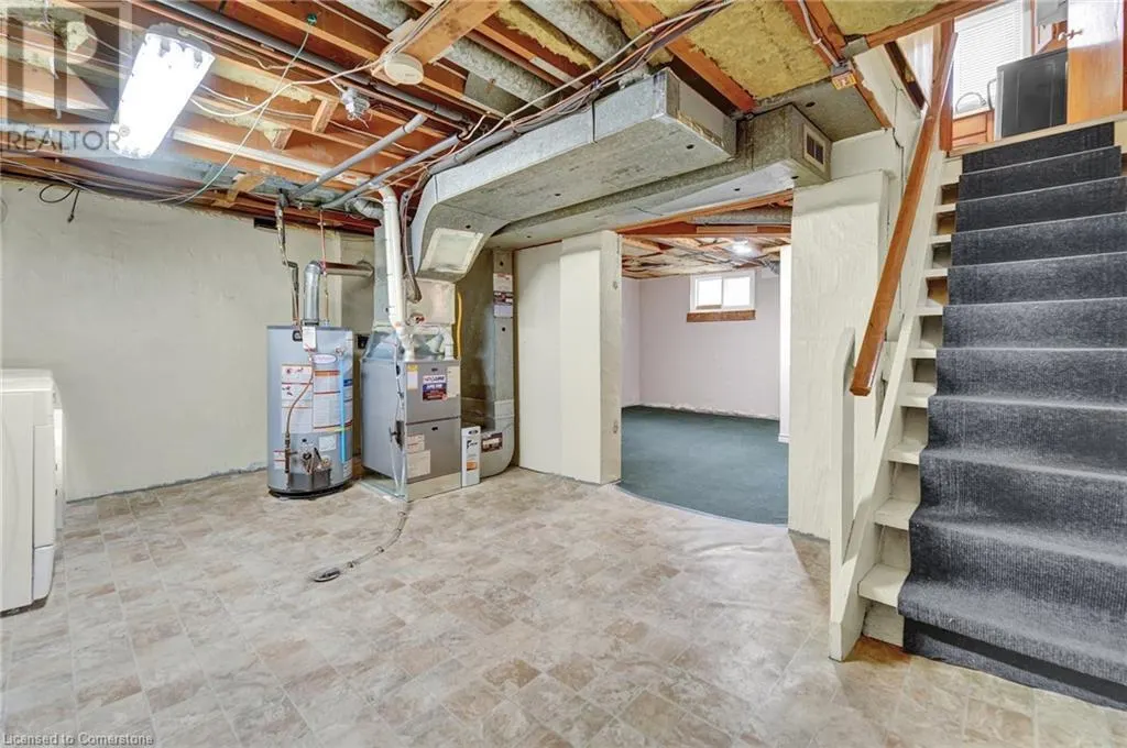 104 WAVERLEY Drive