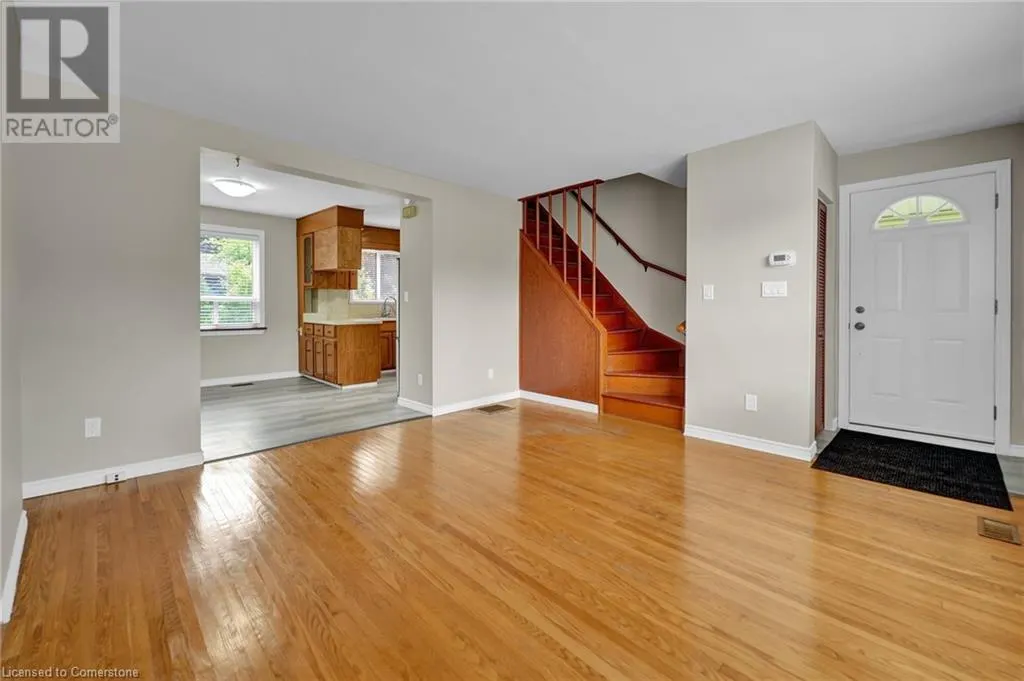 104 WAVERLEY Drive