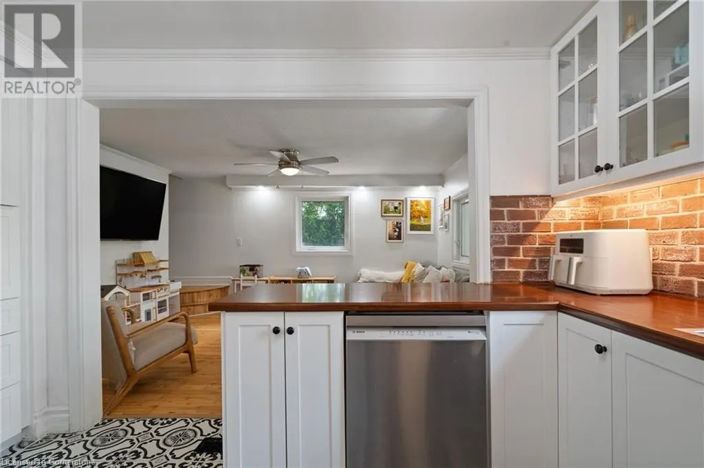 376 OLD GUELPH Road