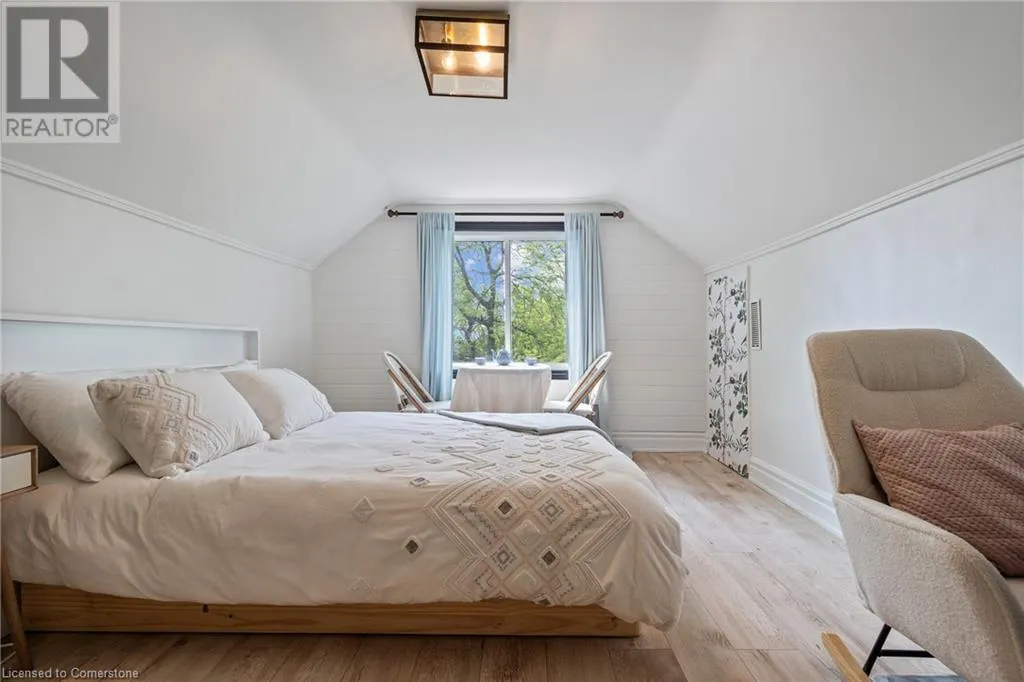 376 OLD GUELPH Road