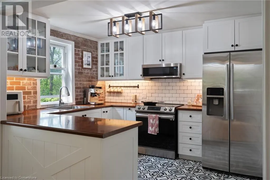 376 OLD GUELPH Road