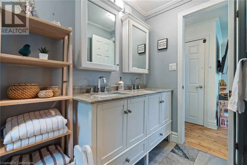 376 OLD GUELPH Road