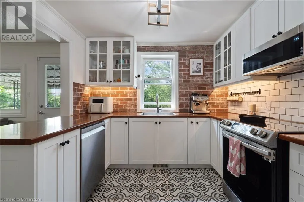 376 OLD GUELPH Road
