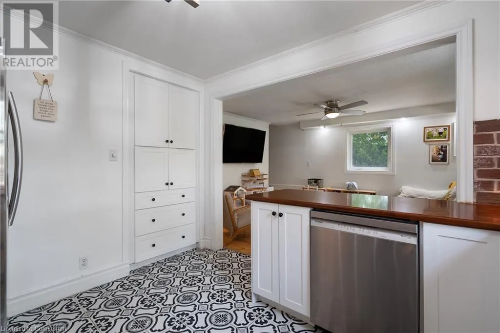 376 OLD GUELPH Road