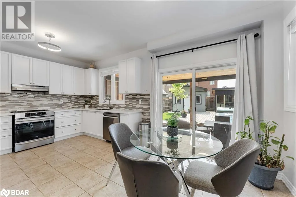 2199 DAWSON CRESCENT