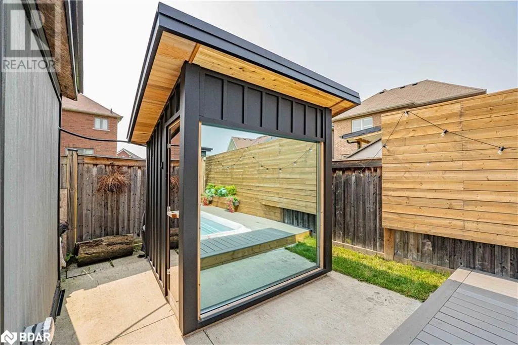 2199 DAWSON CRESCENT