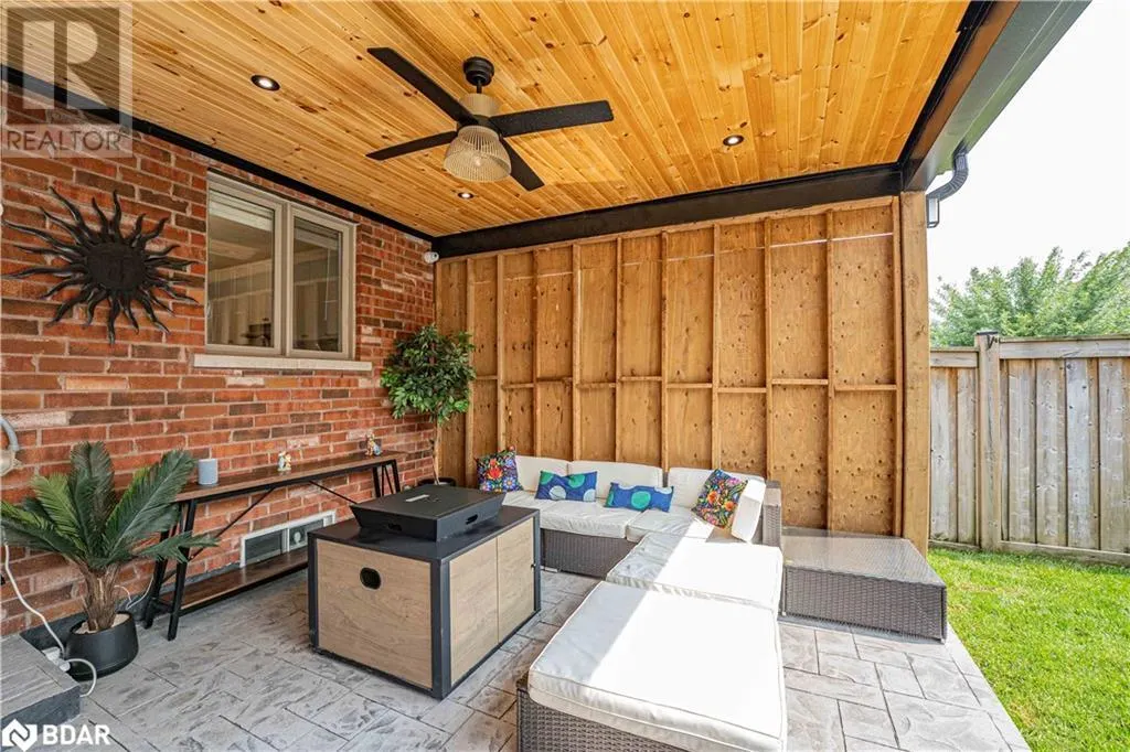 2199 DAWSON CRESCENT