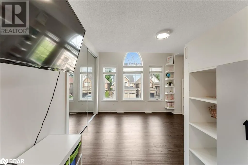 2199 DAWSON CRESCENT