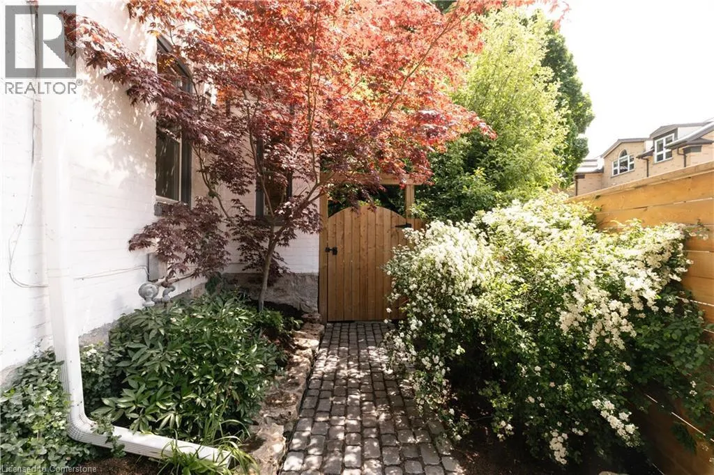 23 CENTRE Street