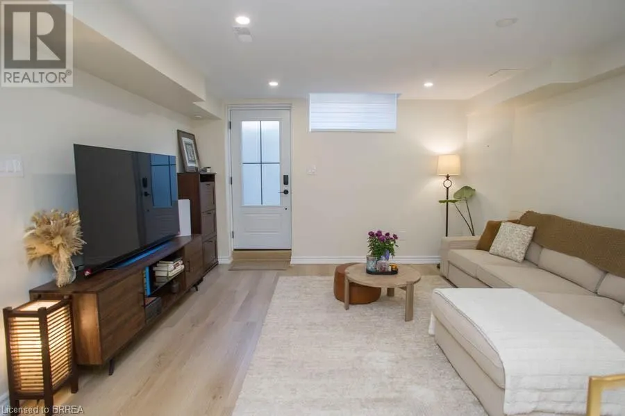 28 VIC CHAMBERS Place