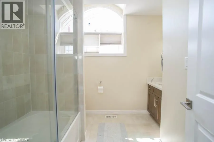 28 VIC CHAMBERS Place