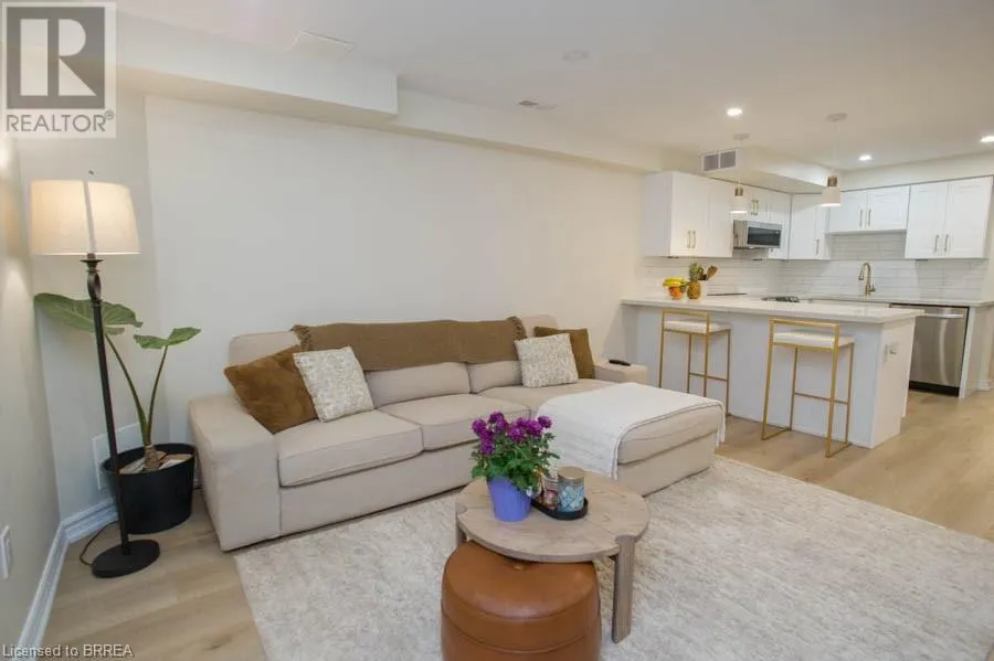 28 VIC CHAMBERS Place