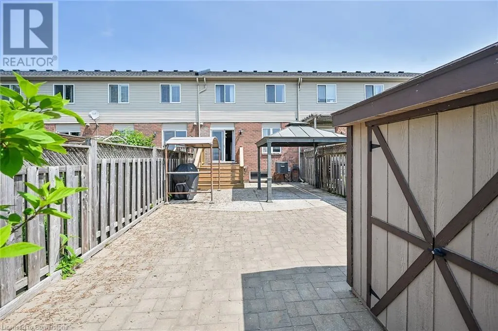 8 FAIRHAVEN Drive