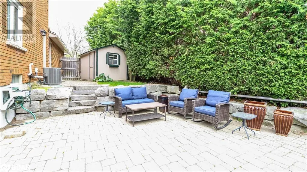 37 FALLING BROOK Drive