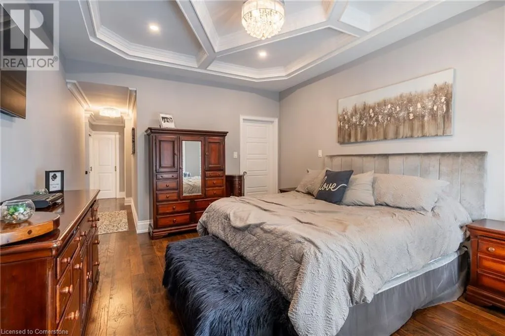 979 GARDEN Lane
